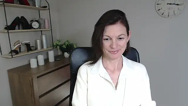 Snapshot of VivianWILD chatting on February 3, 2025, 4:52 pm VivianWILD online show from February 3, 2025, 4:52 pm