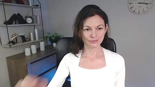 Snapshot of VivianWILD chatting on February 5, 2025, 7:29 am VivianWILD online show from February 5, 2025, 7:29 am