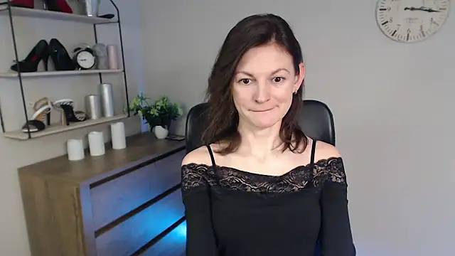 Snapshot of VivianWILD chatting on February 6, 2025, 10:26 am VivianWILD online show from February 6, 2025, 10:26 am