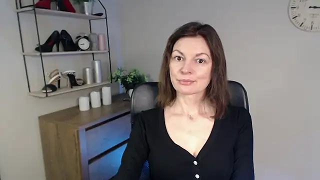 Snapshot of VivianWILD chatting on February 12, 2025, 7:13 am VivianWILD online show from February 12, 2025, 7:13 am