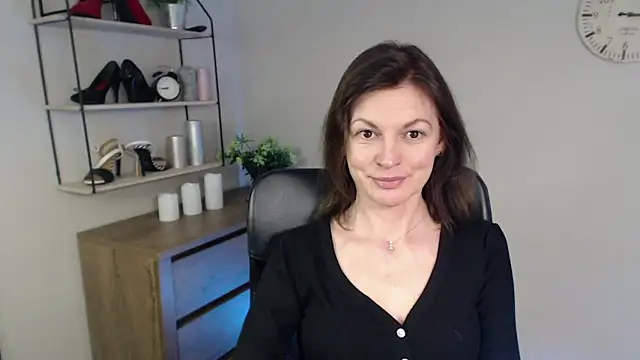 Snapshot of VivianWILD chatting on February 12, 2025, 10:35 am VivianWILD online show from February 12, 2025, 10:35 am