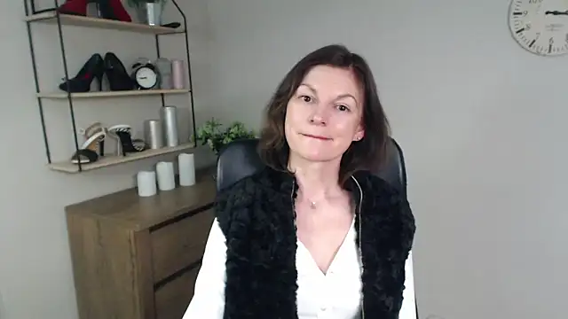 Snapshot of VivianWILD chatting on February 13, 2025, 10:12 am VivianWILD online show from February 13, 2025, 10:12 am