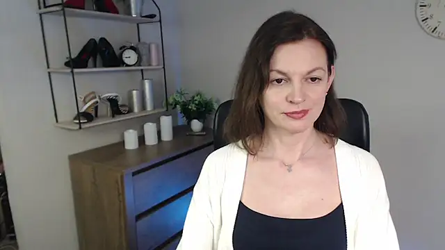 Snapshot of VivianWILD chatting on February 14, 2025, 2:12 pm VivianWILD online show from February 14, 2025, 2:12 pm