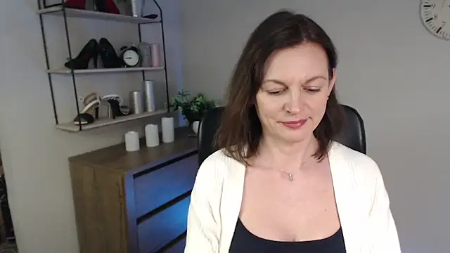 Snapshot of VivianWILD chatting on February 14, 2025, 5:14 pm VivianWILD online show from February 14, 2025, 5:14 pm