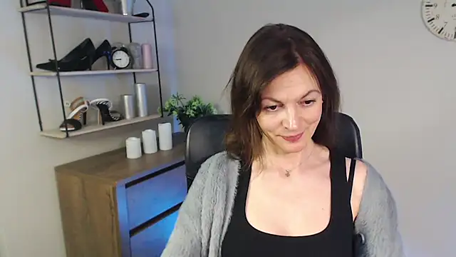 Snapshot of VivianWILD chatting on February 21, 2025, 2:06 pm VivianWILD online show from February 21, 2025, 2:06 pm