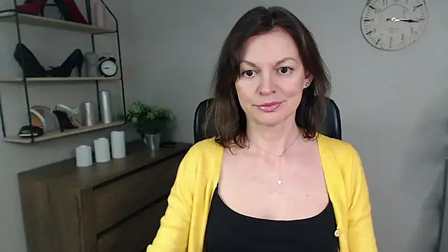 Snapshot of VivianWILD chatting on February 27, 2025, 4:10 pm VivianWILD online show from February 27, 2025, 4:10 pm