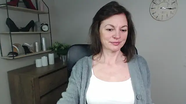 Snapshot of VivianWILD chatting on March 3, 2025, 6:59 am VivianWILD online show from March 3, 2025, 6:59 am