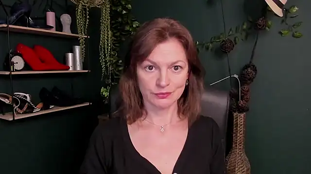 Snapshot of VivianWILD chatting on March 10, 2025, 6:59 am VivianWILD online show from March 10, 2025, 6:59 am