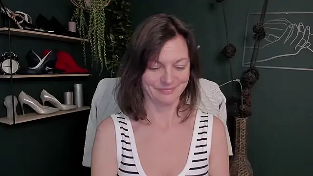 Snapshot of VivianWILD chatting on March 11, 2025, 1:23 pm VivianWILD online show from March 11, 2025, 1:23 pm