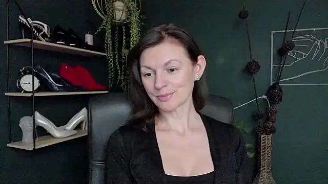 Snapshot of VivianWILD chatting on March 18, 2025, 10:25 am VivianWILD online show from March 18, 2025, 10:25 am