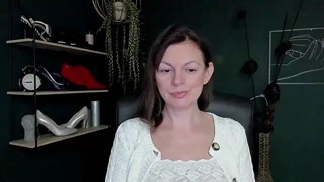 Snapshot of VivianWILD chatting on March 19, 2025, 6:57 am VivianWILD online show from March 19, 2025, 6:57 am