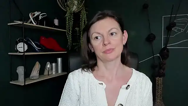 Snapshot of VivianWILD chatting on March 21, 2025, 10:06 am VivianWILD online show from March 21, 2025, 10:06 am