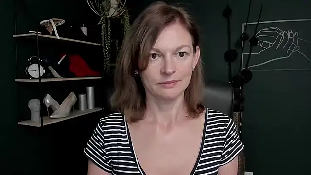 Snapshot of VivianWILD chatting on September 9, 2025, 8:14 am VivianWILD online show from September 9, 2025, 8:14 am