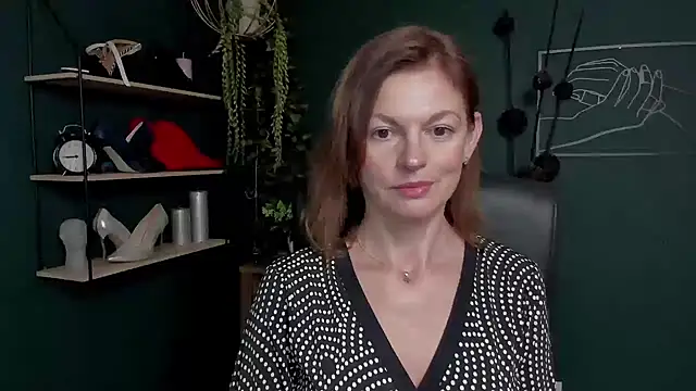 Snapshot of VivianWILD chatting on September 15, 2025, 6:35 am VivianWILD online show from September 15, 2025, 6:35 am