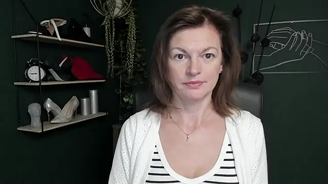 Snapshot of VivianWILD chatting on September 18, 2025, 6:59 am VivianWILD online show from September 18, 2025, 6:59 am