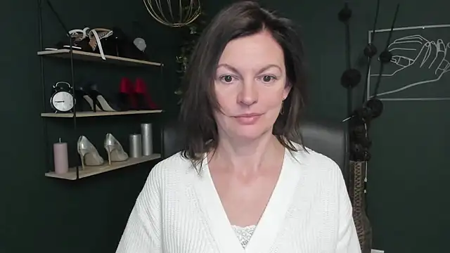 Snapshot of VivianWILD chatting on September 26, 2025, 5:55 am VivianWILD online show from September 26, 2025, 5:55 am