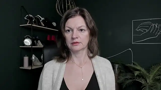 Snapshot of VivianWILD chatting on October 29, 2025, 7:32 am VivianWILD online show from October 29, 2025, 7:32 am