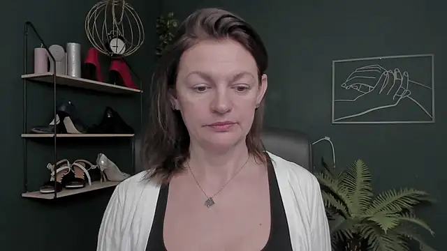 Snapshot of VivianWILD chatting on November 14, 2025, 8:13 am VivianWILD online show from November 14, 2025, 8:13 am