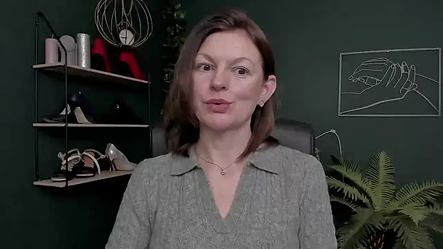 Snapshot of VivianWILD chatting on November 19, 2025, 6:57 am VivianWILD online show from November 19, 2025, 6:57 am