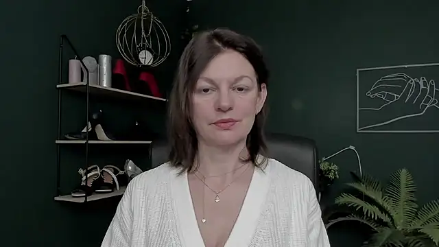 Snapshot of VivianWILD chatting on November 25, 2025, 6:46 am VivianWILD online show from November 25, 2025, 6:46 am