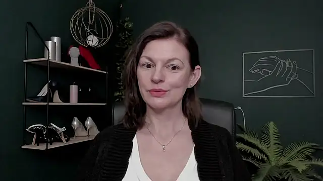 Snapshot of VivianWILD chatting on January 7, 2026, 7:44 am VivianWILD online show from January 7, 2026, 7:44 am