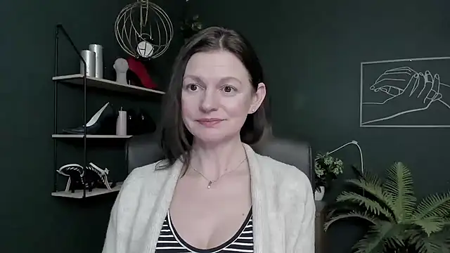 Snapshot of VivianWILD chatting on February 10, 2026, 7:07 pm VivianWILD online show from February 10, 2026, 7:07 pm