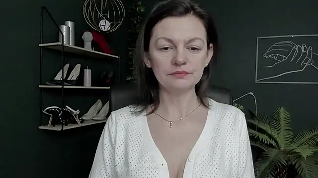 Snapshot of VivianWILD chatting on February 28, 2026, 6:58 am VivianWILD online show from February 28, 2026, 6:58 am