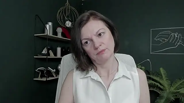 VivianWILD online show from April 17, 2026, 6:38 am