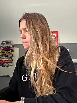 lucie mehott online show from November 4, 2025, 8:13 am