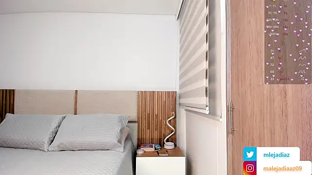 MalejaDiaz  online show from September 27, 2025, 5:40 pm