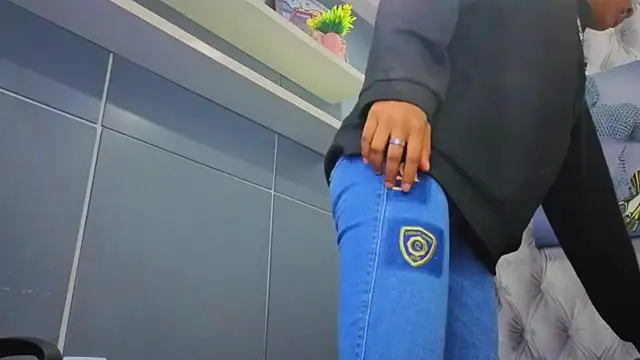 Hilary-banks online show from September 11, 2025, 4:34 am