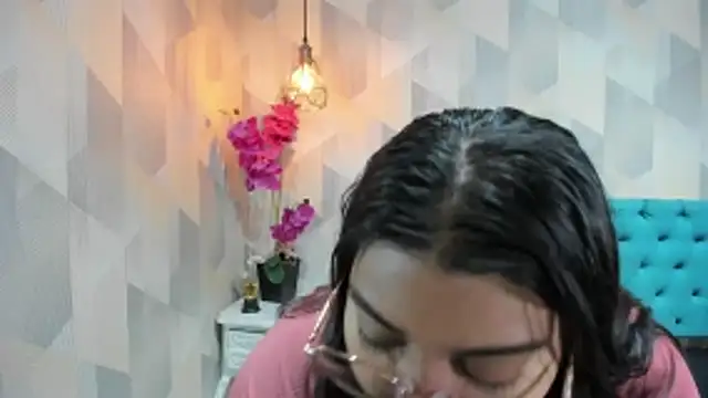 Snapshot of LindaBreeS chatting on March 15, 2026, 2:34 pm LindaBreeS online show from March 15, 2026, 2:34 pm