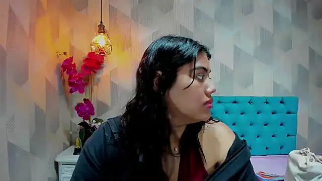 Snapshot of LindaBreeS chatting on March 21, 2026, 4:43 pm LindaBreeS online show from March 21, 2026, 4:43 pm