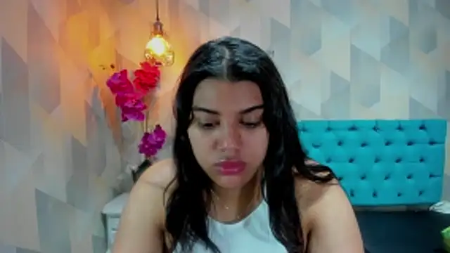 Snapshot of LindaBreeS chatting on March 28, 2026, 3:33 pm LindaBreeS online show from March 28, 2026, 3:33 pm