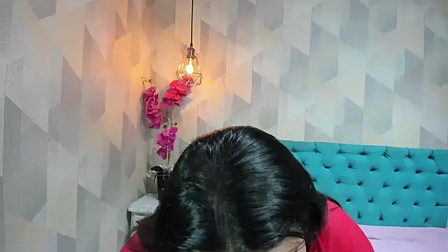 LindaBreeS online show from July 4, 2026, 2:01 pm