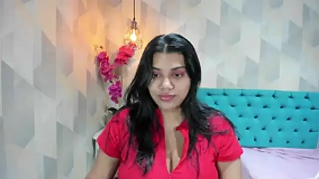 LindaBreeS online show from July 5, 2026, 10:44 am