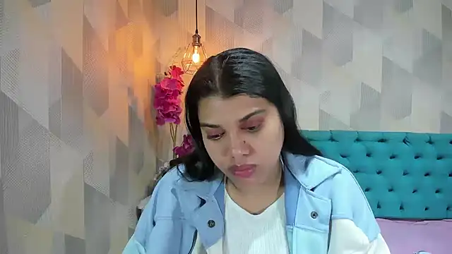 LindaBreeS online show from July 14, 2026, 1:28 pm
