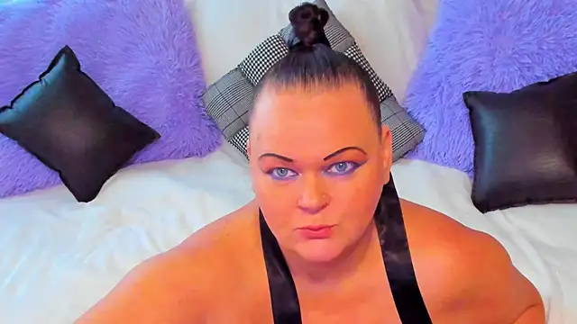 MilanaBiegert online show from October 4, 2025, 8:56 am