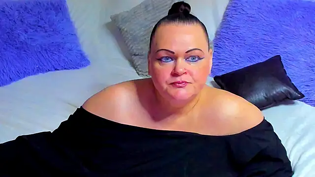 MilanaBiegert online show from May 13, 2026, 7:11 pm