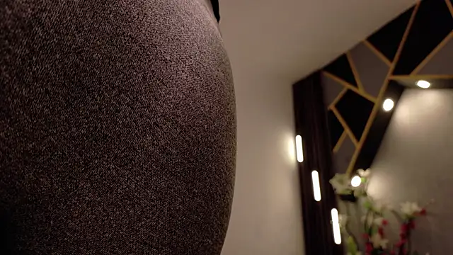 almma shy online show from February 21, 2025, 3:43 pm