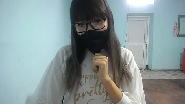 elllaaxx online show from November 5, 2025, 4:01 am