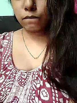 Snapshot of sexyindi_couple chatting on January 15, 2025, 1:09 pm sexyindi couple online show from January 15, 2025, 1:09 pm