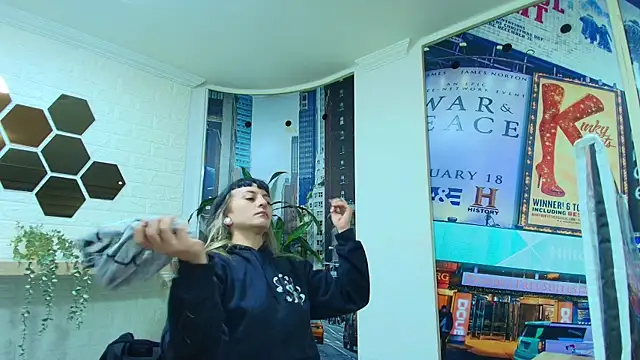 Naughty Kittenm online show from March 5, 2025, 10:22 am