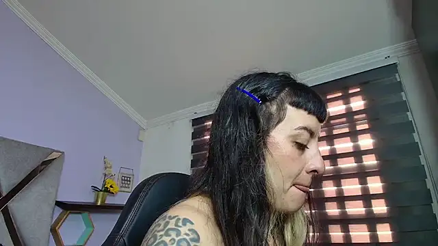 Naughty Kittenm online show from October 2, 2025, 11:39 am