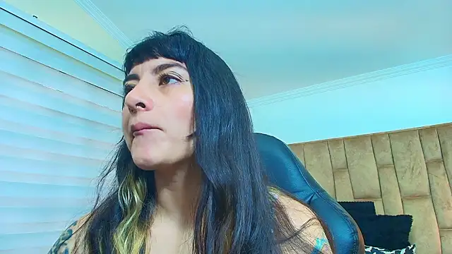 Naughty Kittenm online show from March 3, 2026, 11:27 am