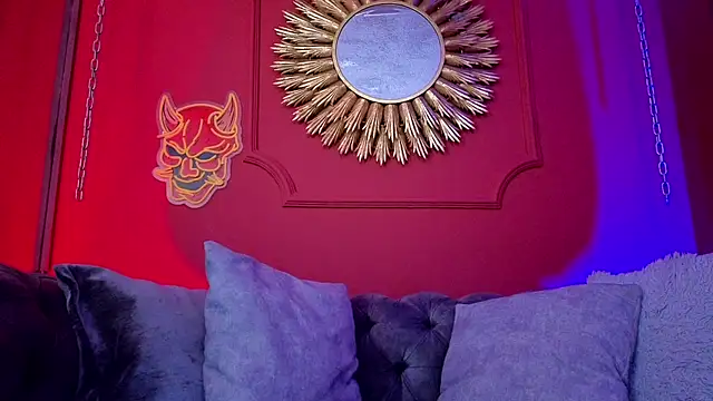 Julieta Russell online show from September 11, 2025, 12:05 pm