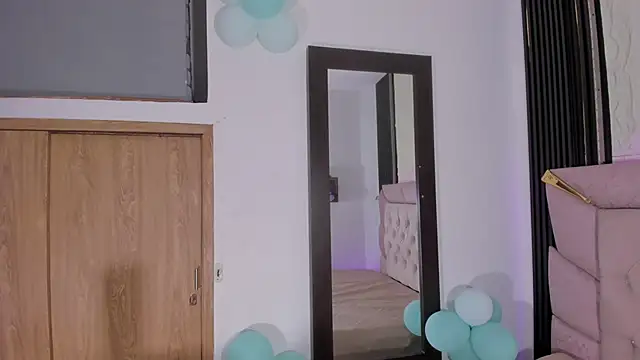 laurem-paulette online show from February 16, 2026, 7:10 pm