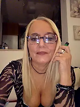 kikkastar online show from November 7, 2025, 9:59 pm