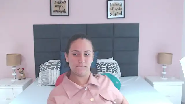 Snapshot of MadisonJenner chatting on December 30, 2024, 1:14 pm MadisonJenner online show from December 30, 2024, 1:14 pm