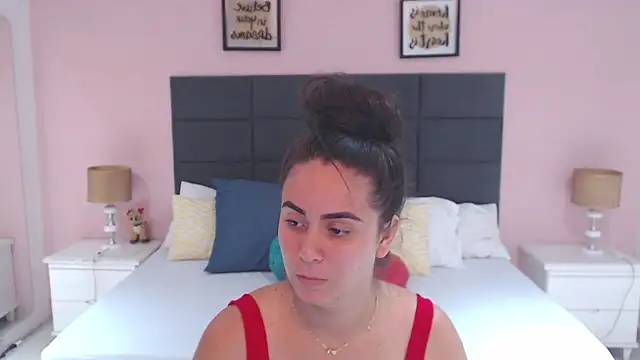 Snapshot of MadisonJenner chatting on January 13, 2025, 2:42 pm MadisonJenner online show from January 13, 2025, 2:42 pm